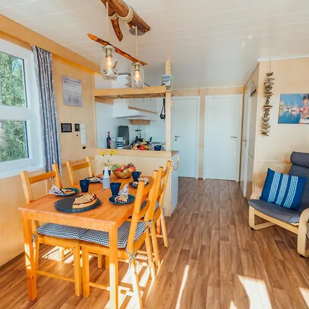 보트호텔 Abenteuer Flusslandschaft - Hausboot Fest Vertaeut In Mecklenburg-vorpommern 안클람